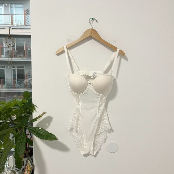 Le Mystere White Lingerie One Piece Size 32C - Picture 1 of 7